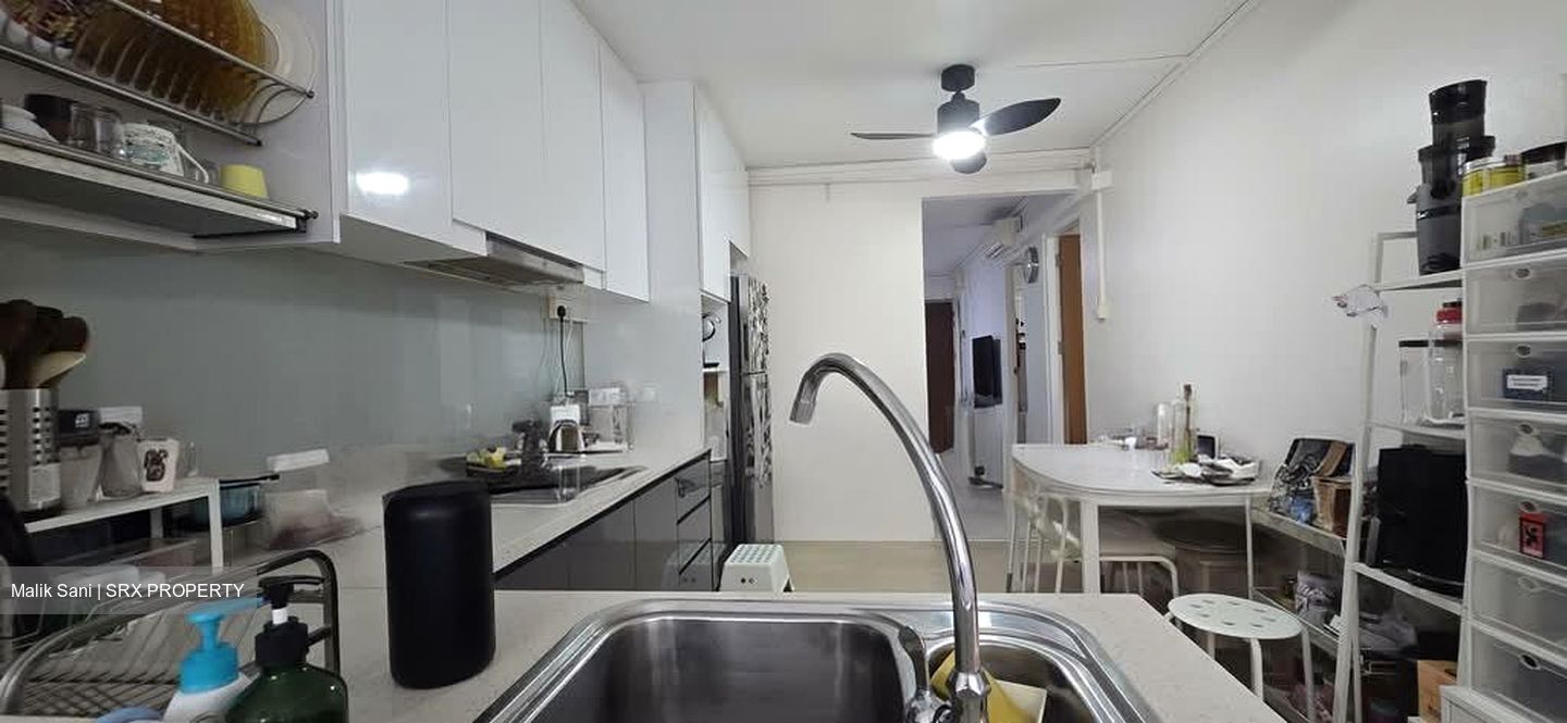 Blk 244 Jurong East Street 24 (Jurong East), HDB 3 Rooms #583427631